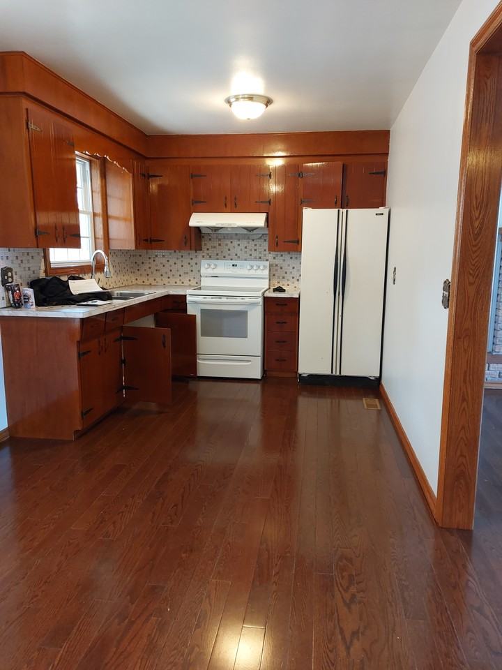 33 Crescentwood Drive #MAIN - Photo 3 of 9