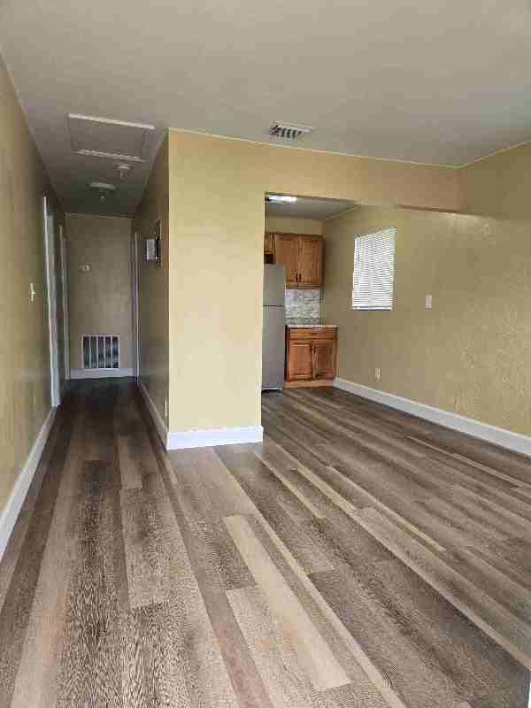 716 Sw 9th St #4 - Photo 5 of 13