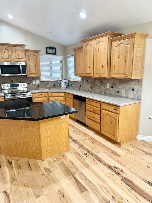 10369 S.W. - Photo 4 of 42