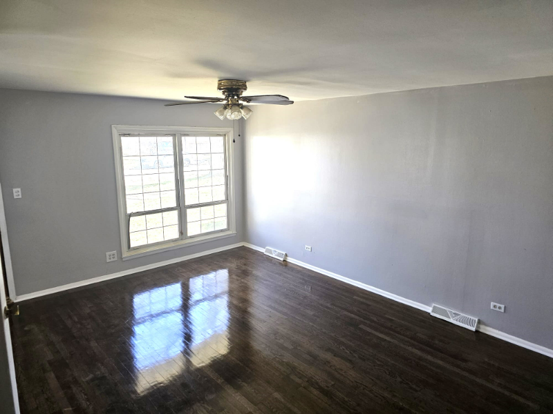 13120 S Rhodes Ave - Photo 2 of 13