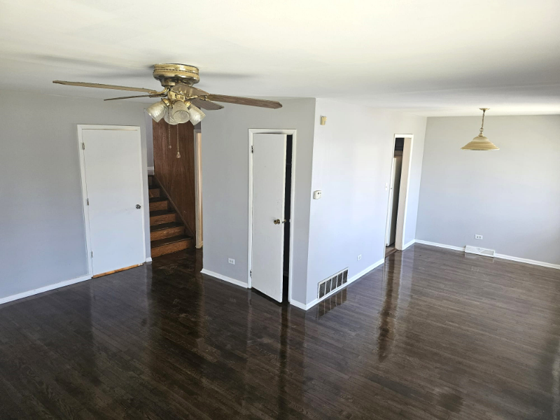 13120 S Rhodes Ave - Photo 3 of 13