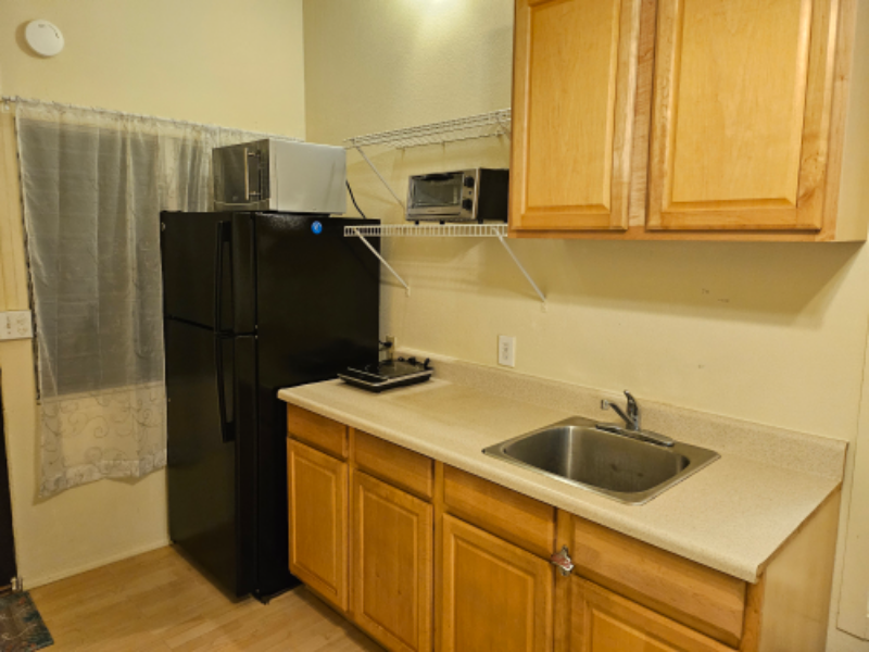 5150 Kupele Pl Apt B #B - Photo 4 of 5