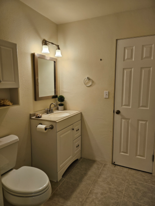 5150 Kupele Pl Apt B #B - Photo 5 of 5