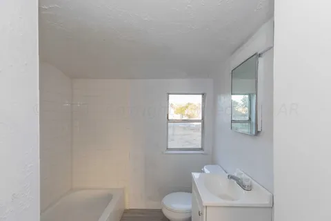 312 S Virginia St - Photo 7 of 20