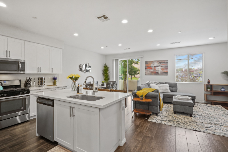 4720 E Washington Ave - Photo 3 of 38