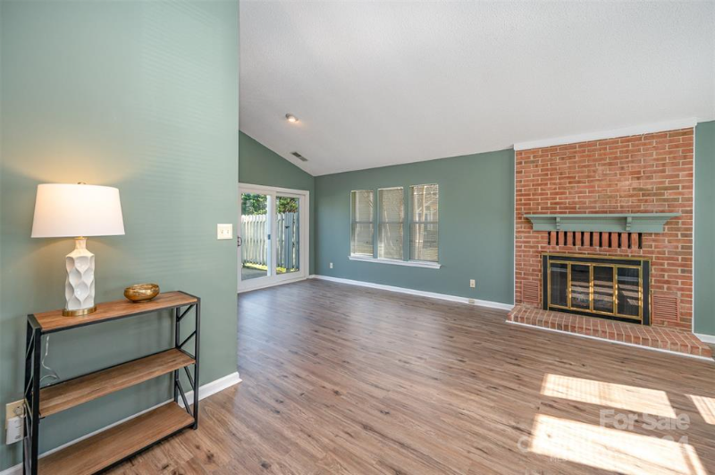 2745 Von Thuringer Ct - Photo 3 of 8