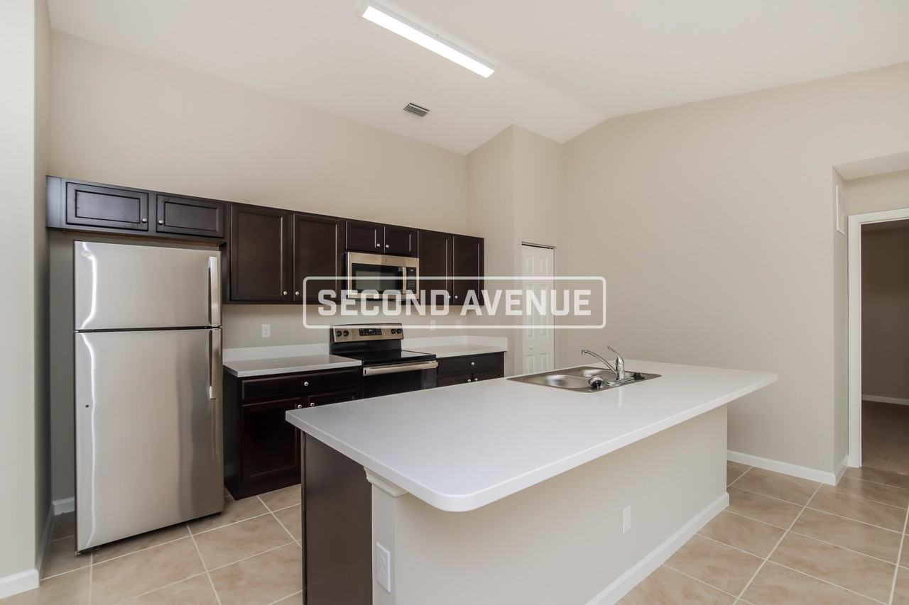 850 Algaringo Ave Se - Photo 2 of 19