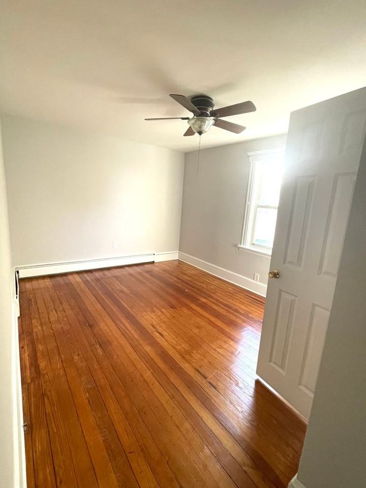 65 Eastern Ave - Photo 3 of 6