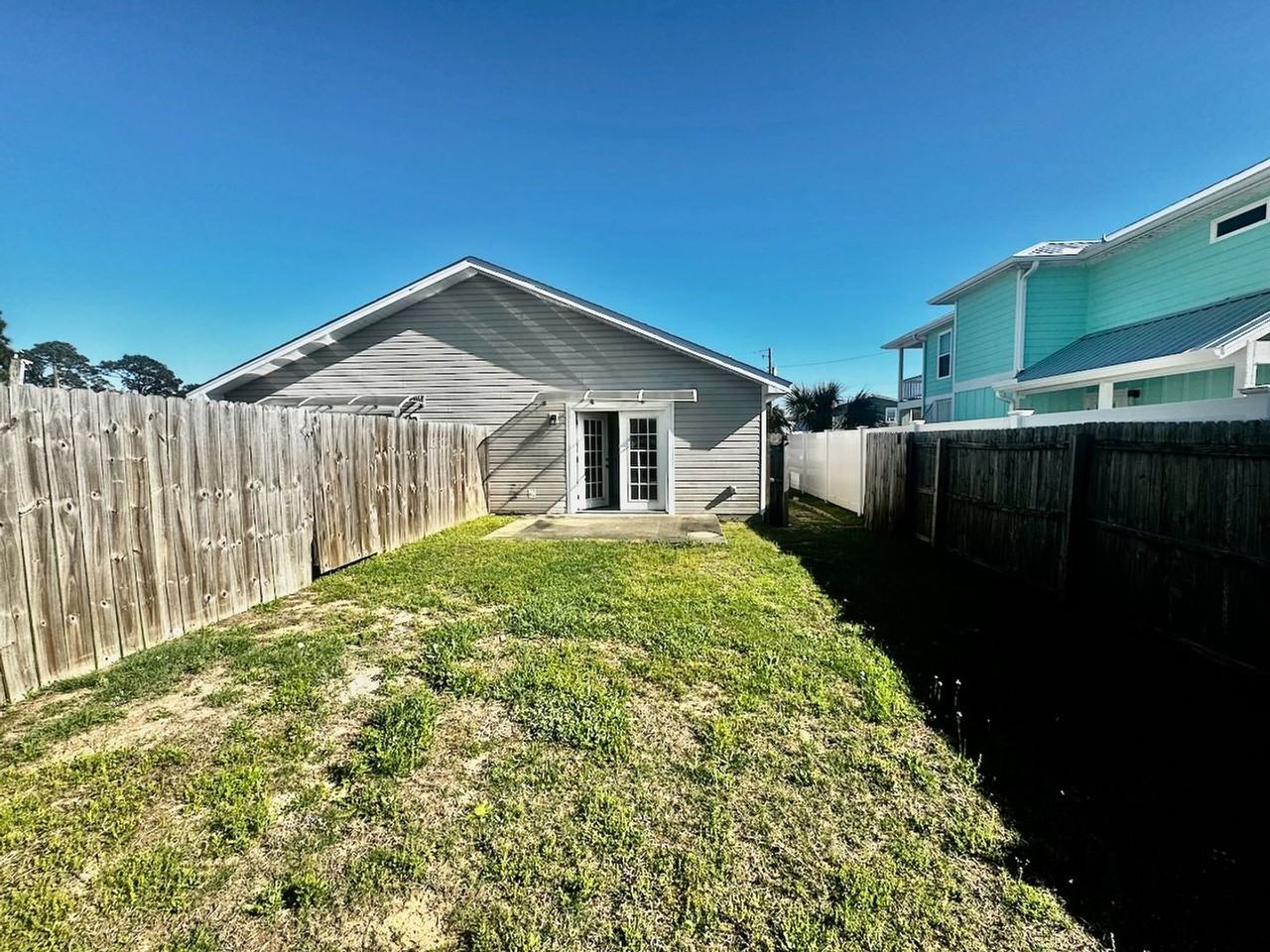 3908 - 3910 Raven St - Photo 2 of 18