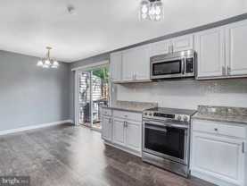 330 Brock Sq - Photo 1 of 1