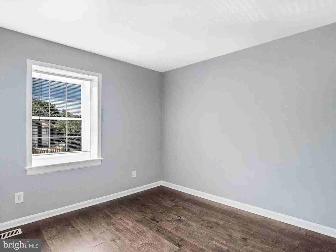 330 Brock Sq - Photo 2 of 18