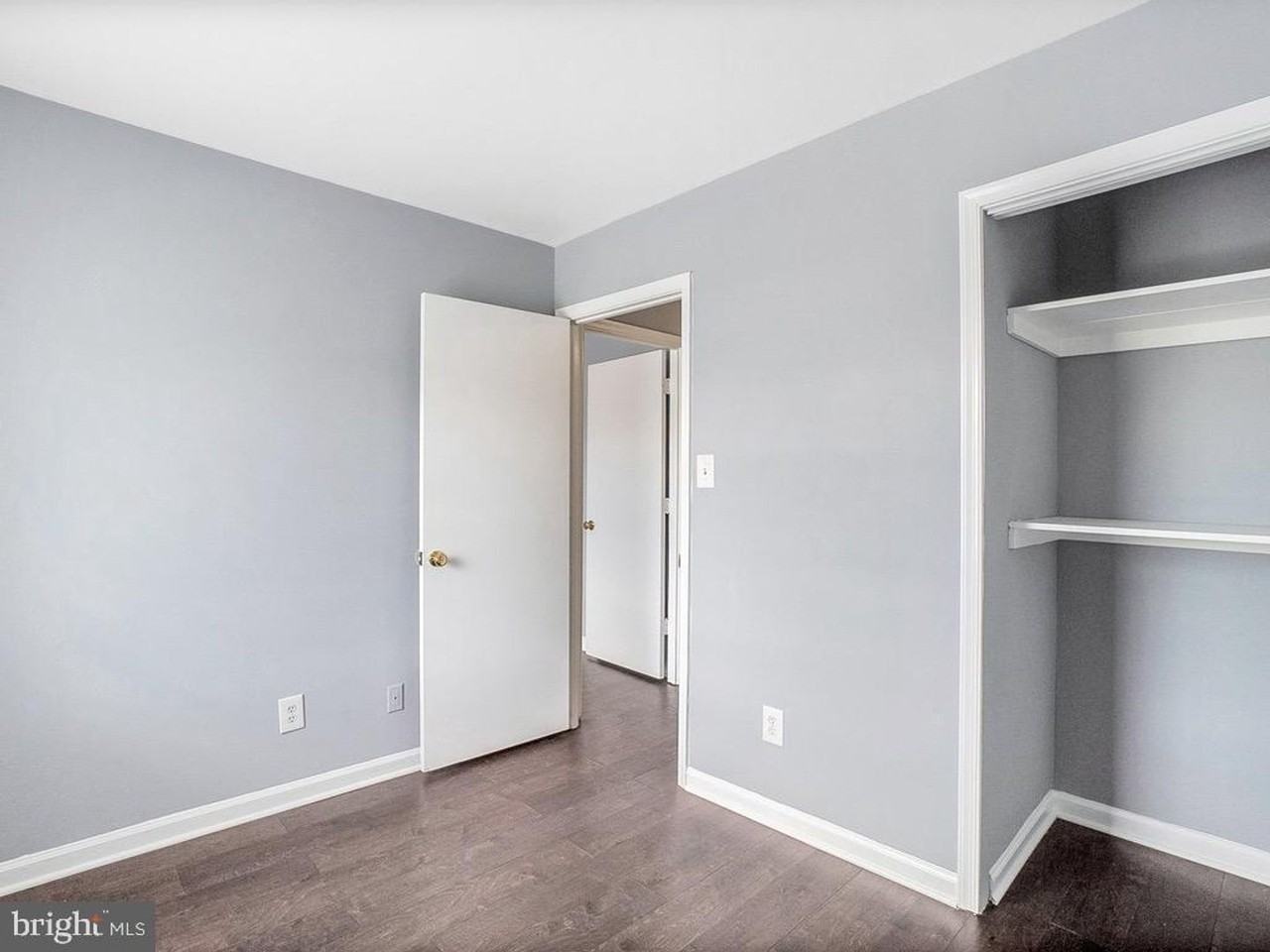 330 Brock Sq - Photo 3 of 18