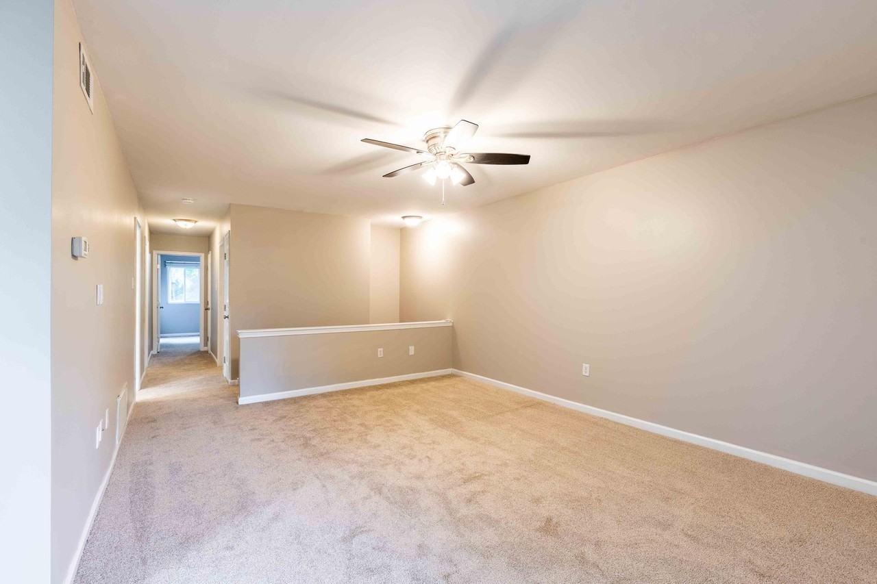 704 Painters Crossing - Photo 2 of 34