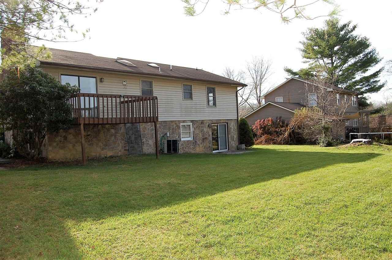 505 Woodbine Dr - Photo 3 of 21