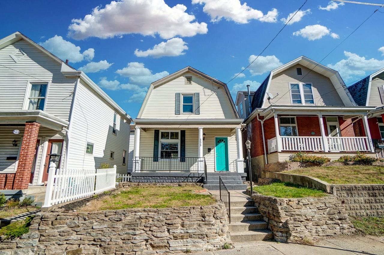 303 Dayton Ave - Photo 3 of 49