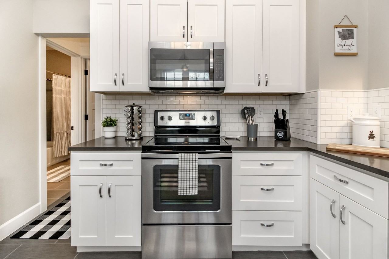 4827 6th Avenue - Photo 3 of 25