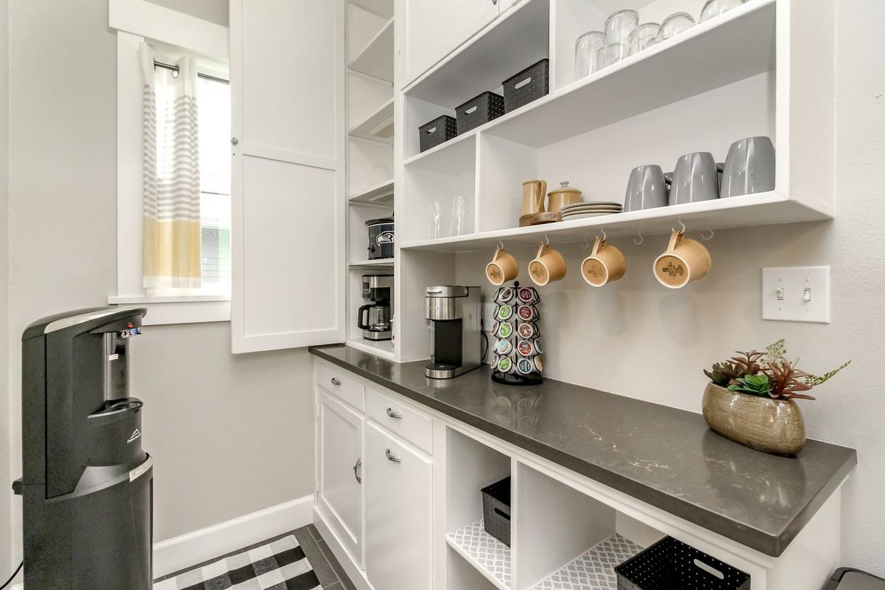 4827 6th Avenue - Photo 4 of 25