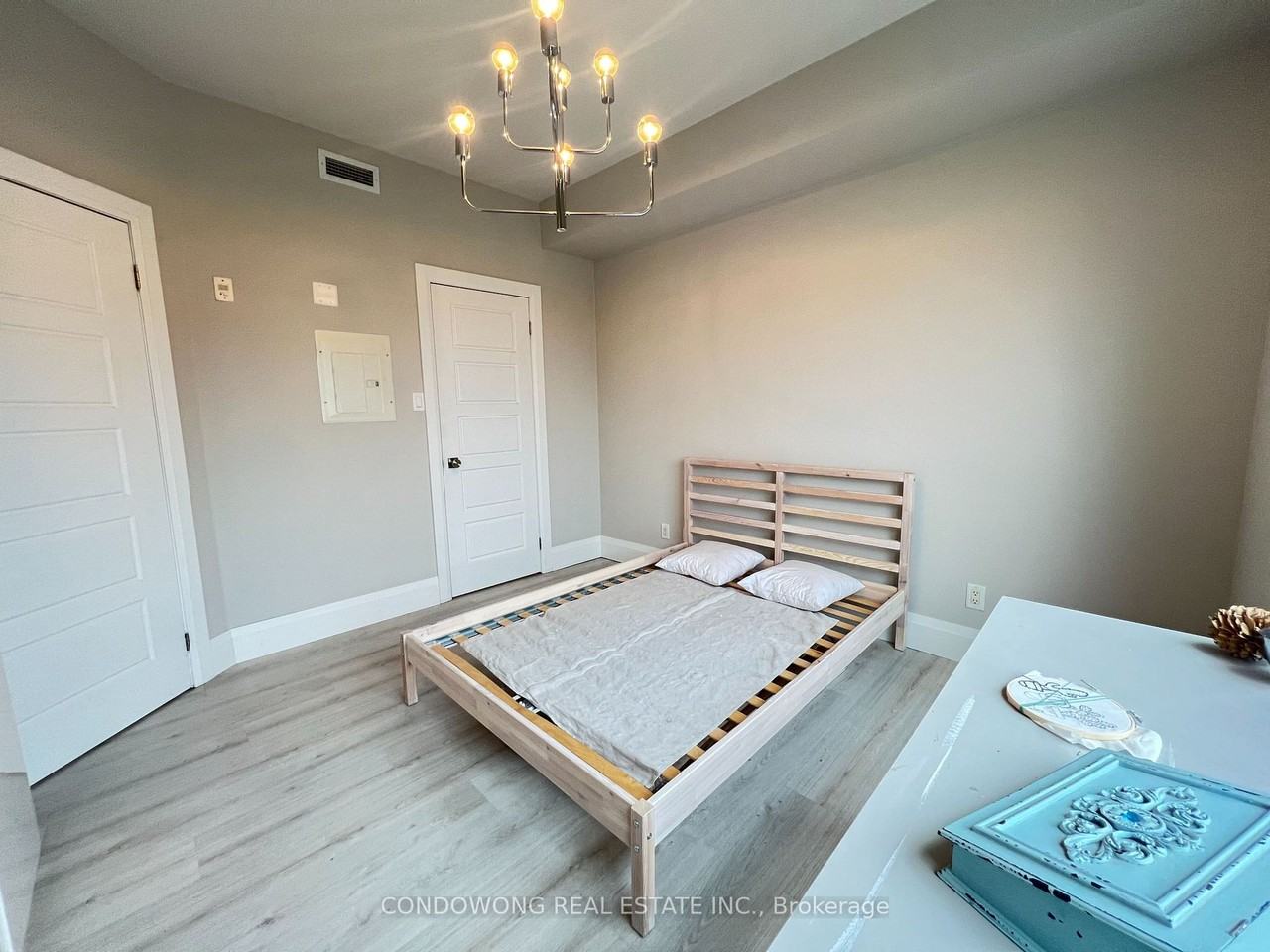 8 Maison Parc Court - Photo 3 of 10