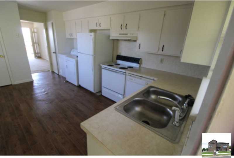 813 N 5th St #D - Photo 4 of 6