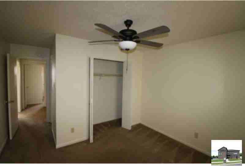 813 N 5th St #D - Photo 6 of 6