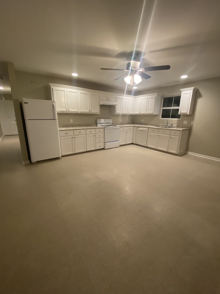 918 Brady St #5 - Photo 2 of 7