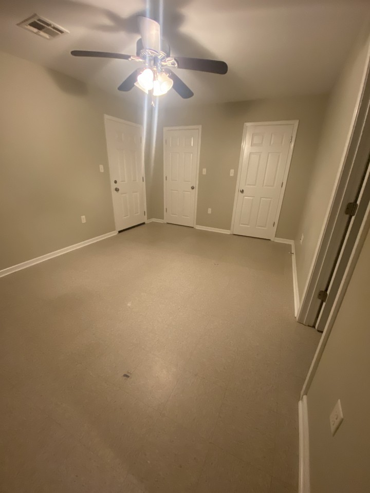 918 Brady St #5 - Photo 3 of 7