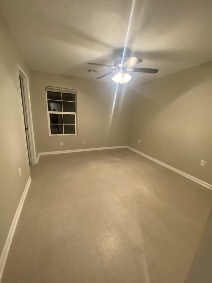 918 Brady St #5 - Photo 4 of 7