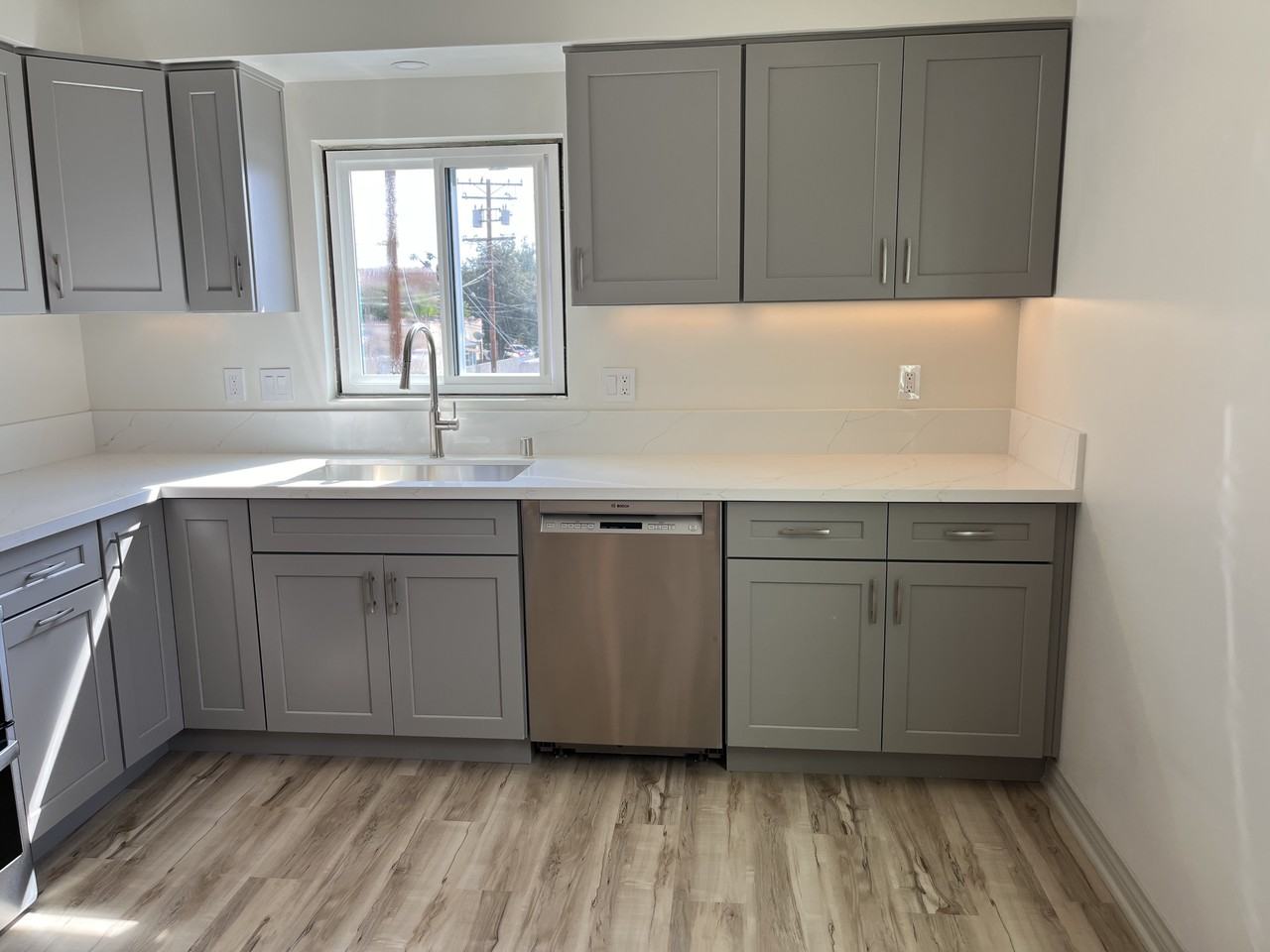 1521 W Glenoaks Blvd #C - Photo 2 of 26