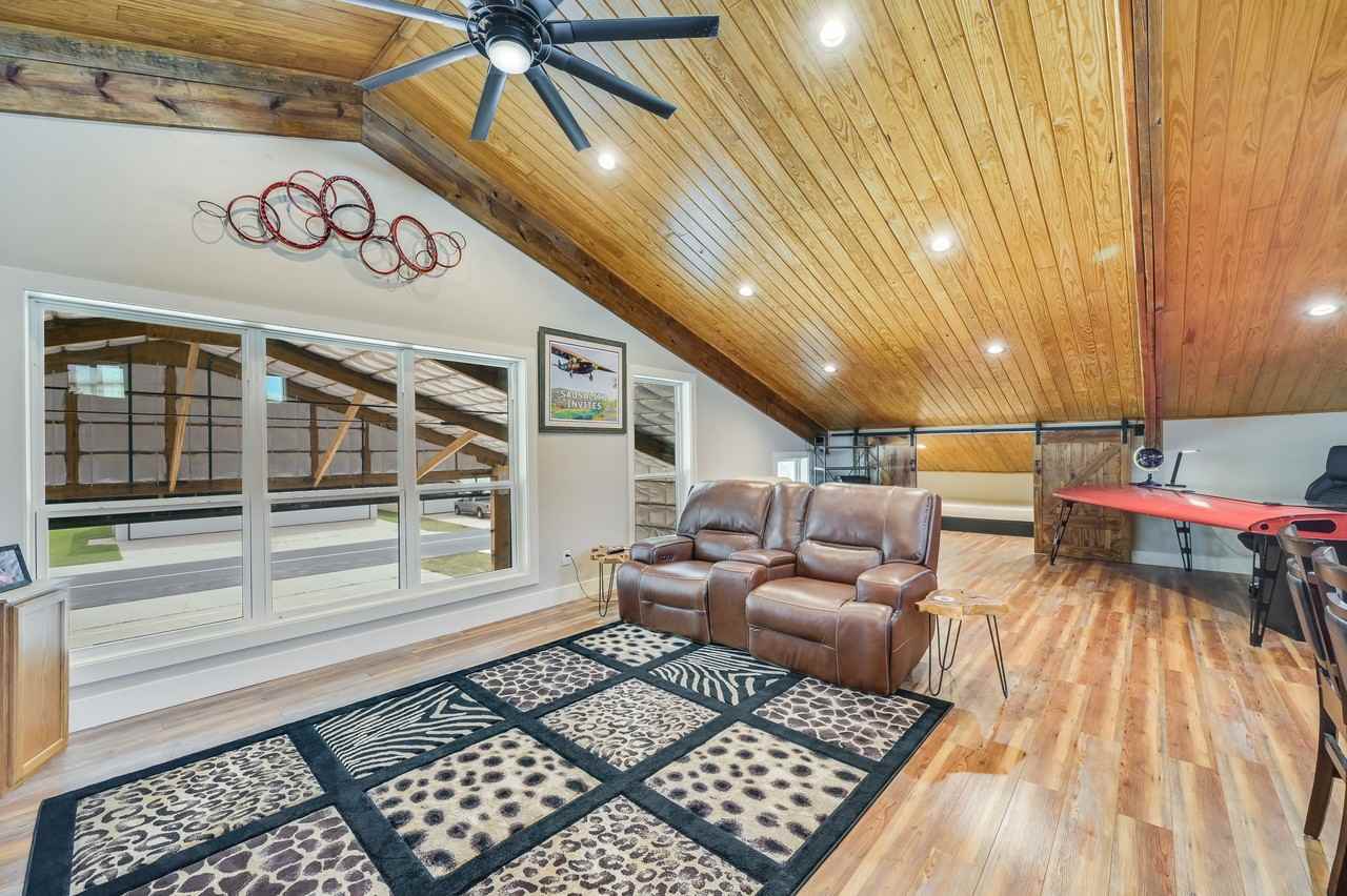 149 Mooney Cir - Photo 2 of 18