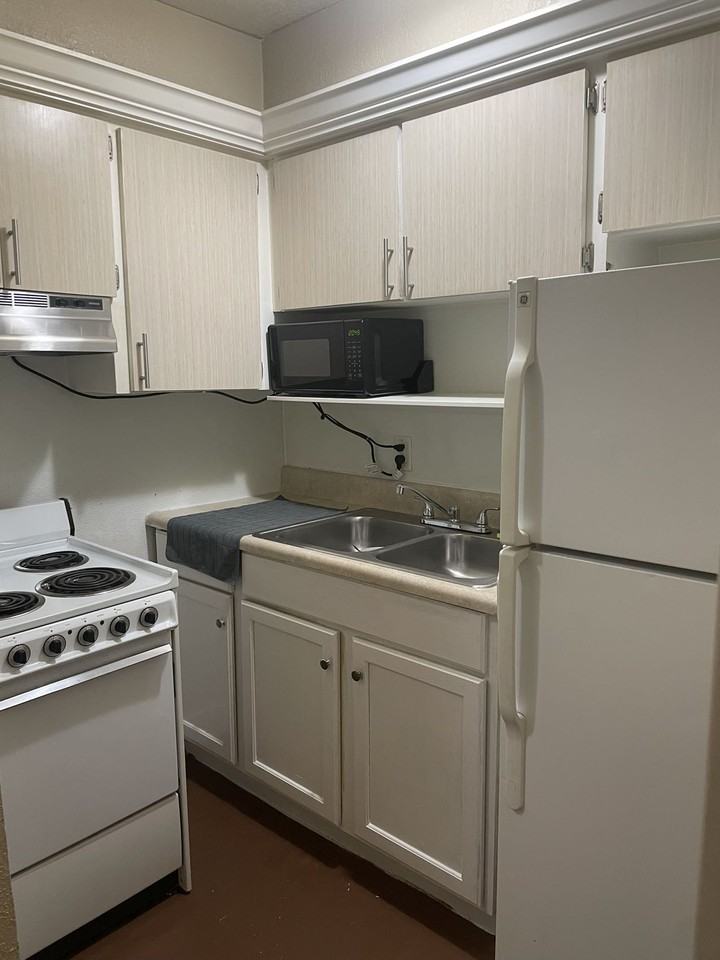 745 Easy Ave #4 - Photo 6 of 12