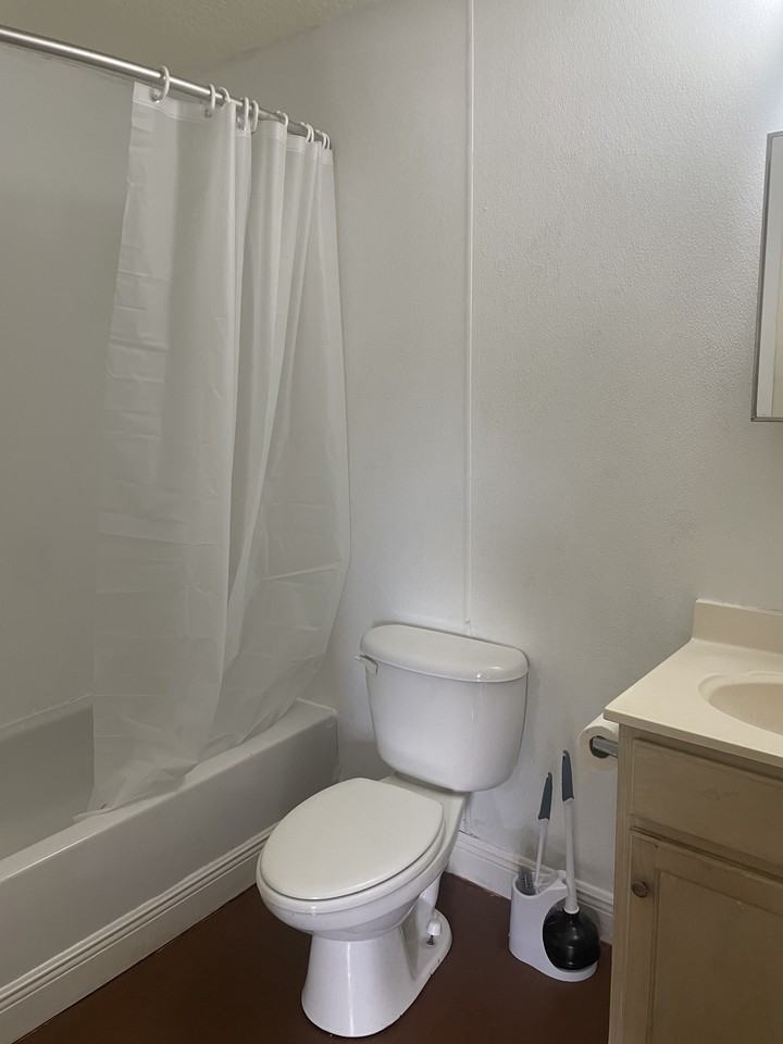745 Easy Ave #4 - Photo 7 of 12