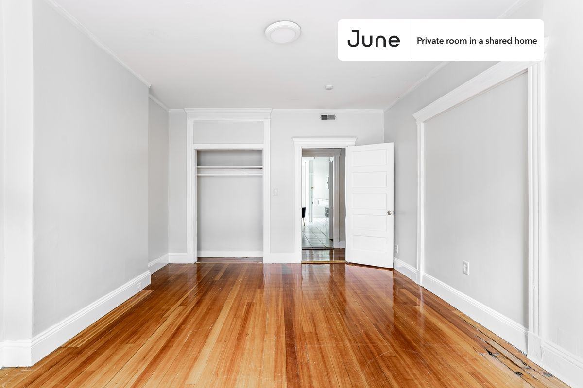 10 Strathmore Rd #D - Photo 4 of 30