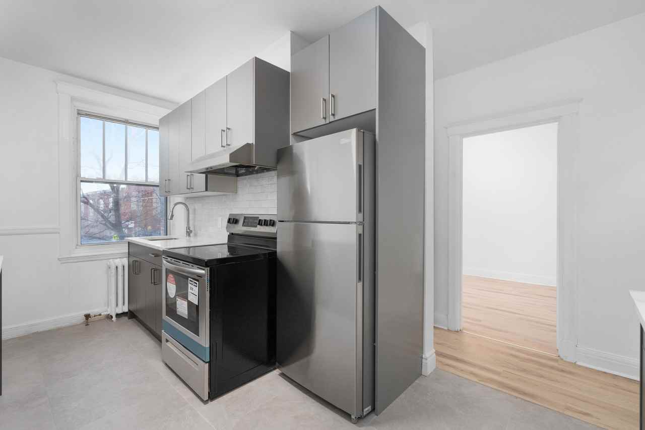 216 Redfern Avenue #6 - Photo 2 of 9