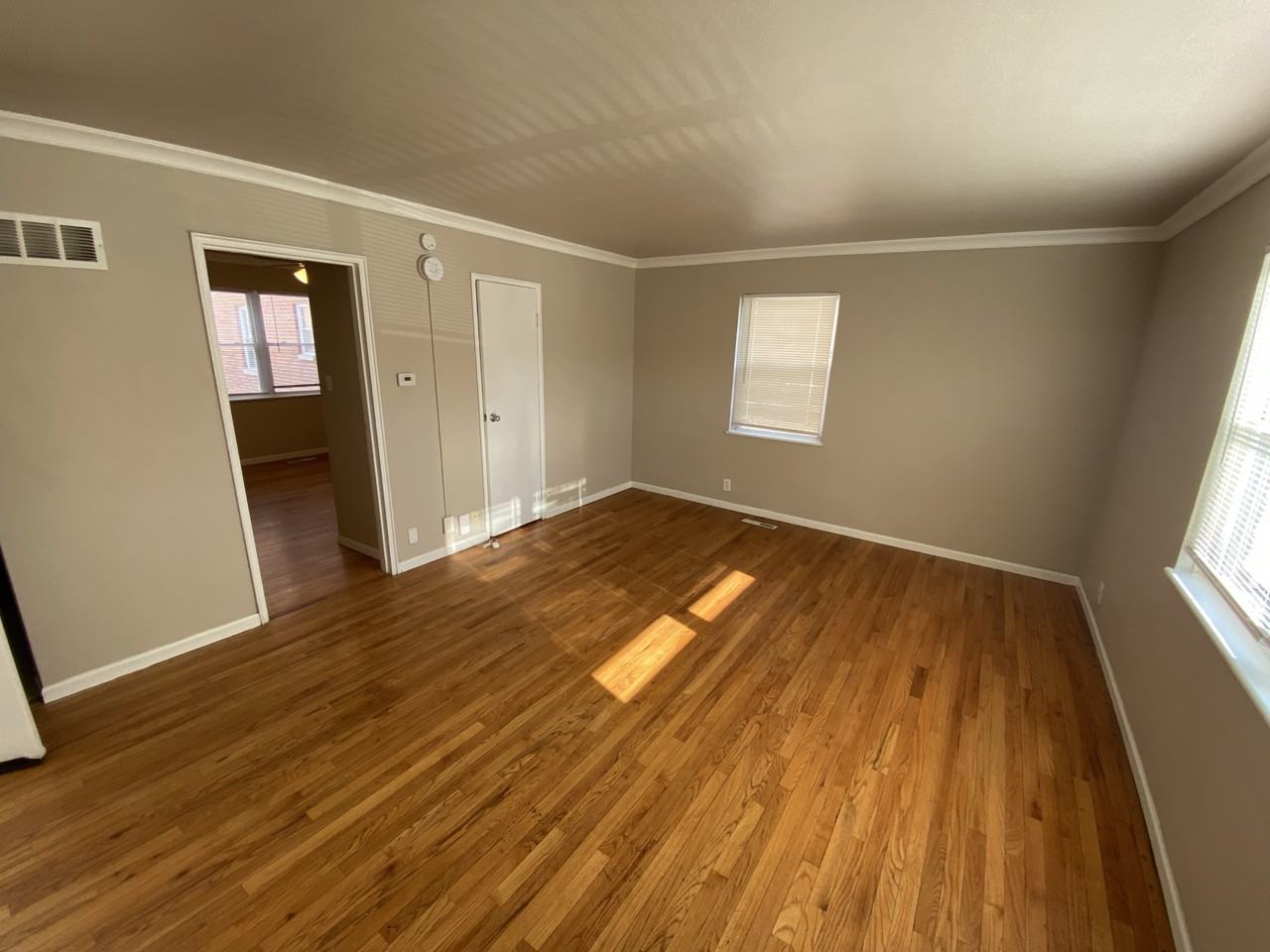 4822 Paseo Blvd - Photo 5 of 50