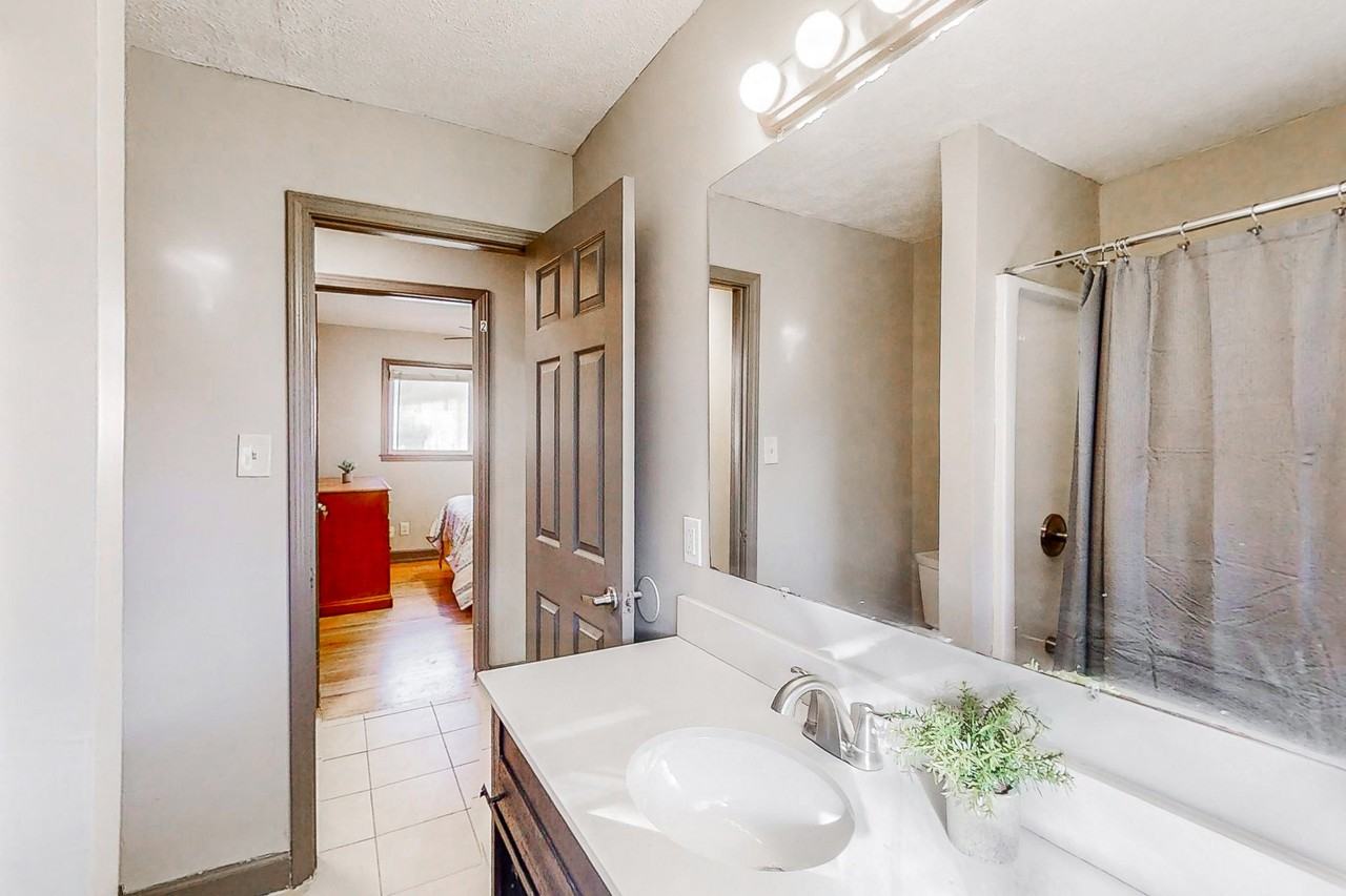 Knox Dr Se - Photo 7 of 19