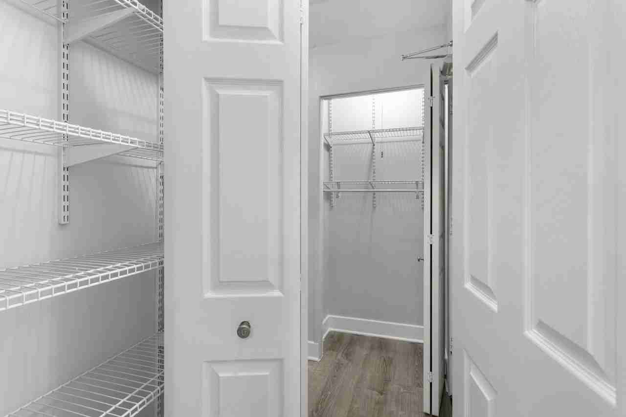 6758 N. Sheridan Rd. - Photo 5 of 30