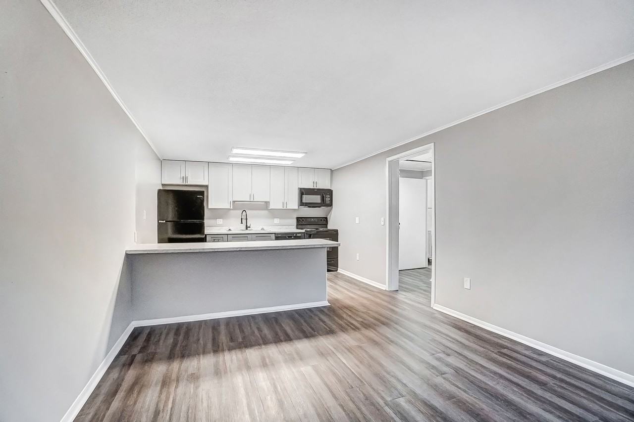 Poplar Ridge Apartments - Photo 3 of 22