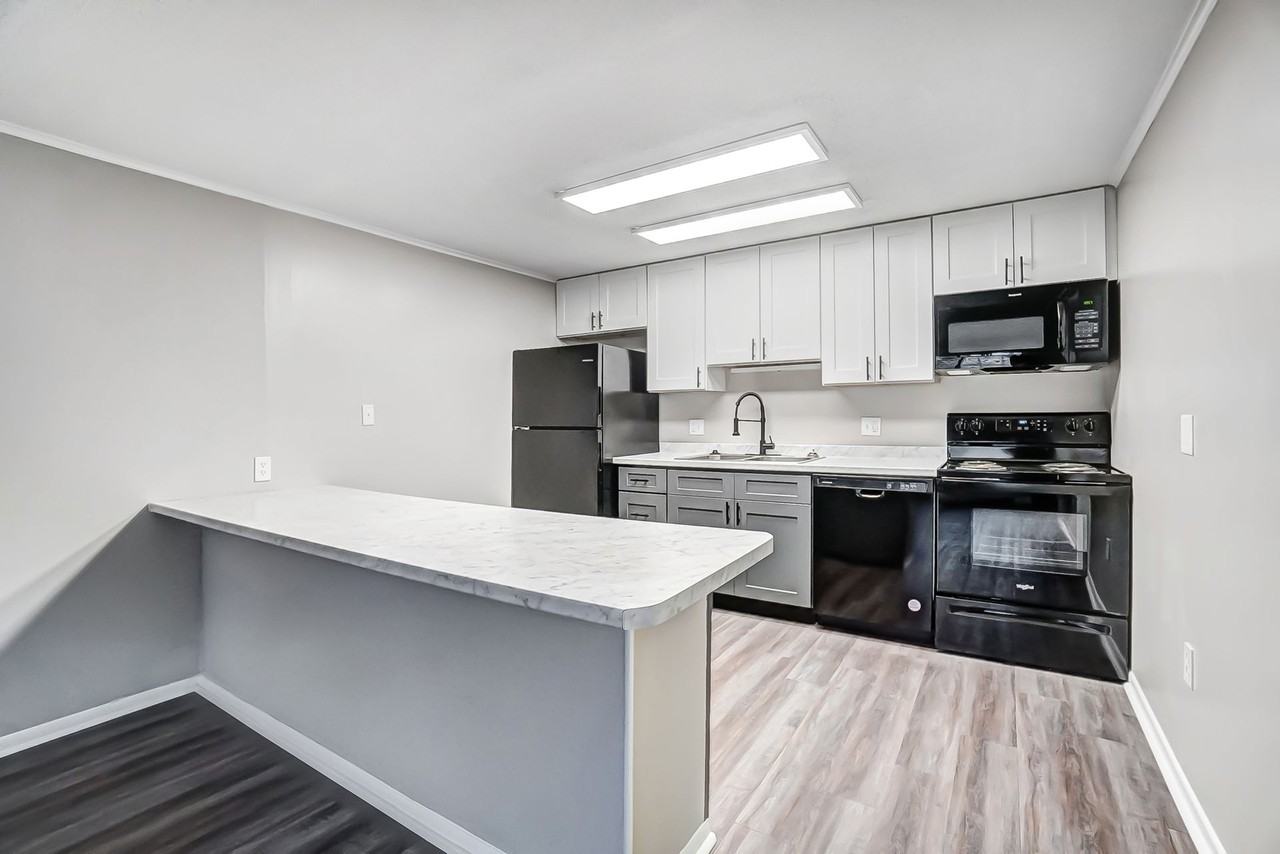 Poplar Ridge Apartments - Photo 5 of 22