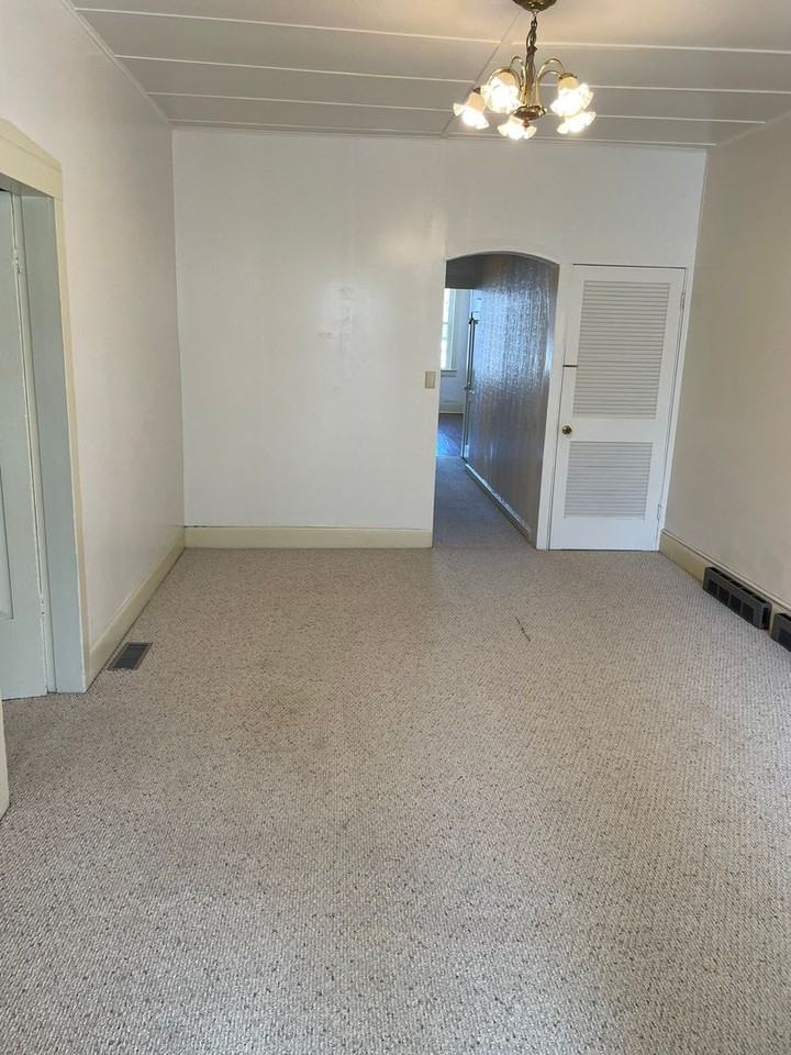 116A E Main St - Photo 3 of 9