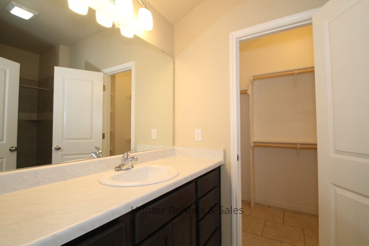 4200B Ivory Ln - Photo 5 of 19