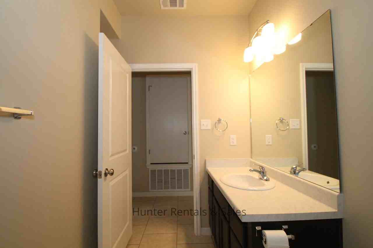 4200B Ivory Ln - Photo 3 of 19