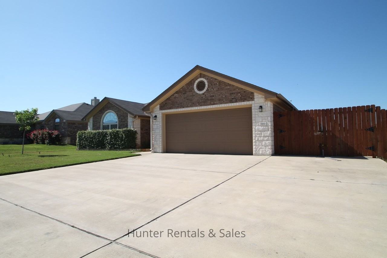 702 W Orion Dr - Photo 2 of 31