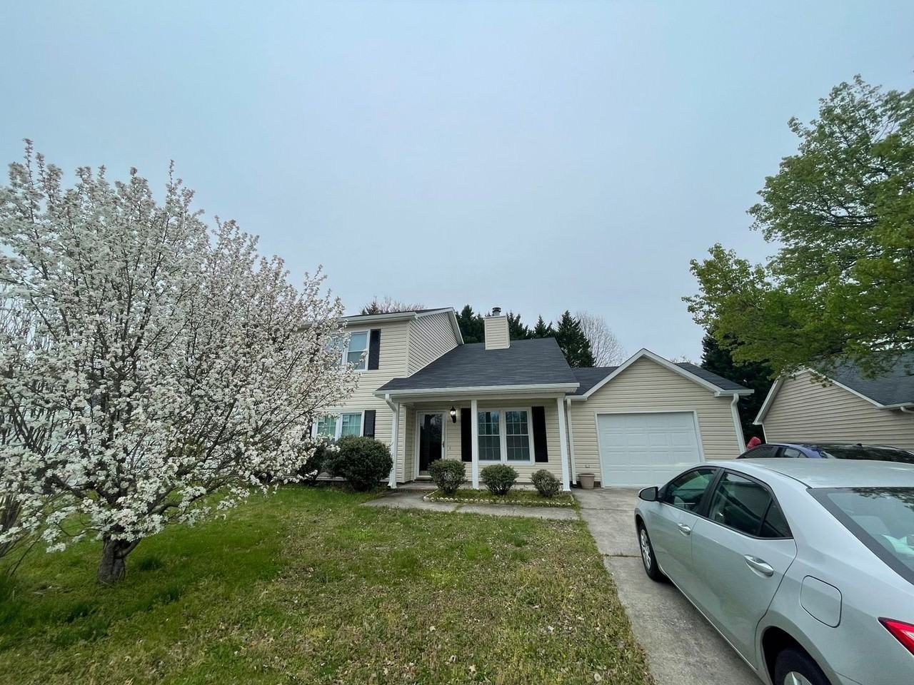 8 Hickory Knoll Ct - Photo 3 of 21