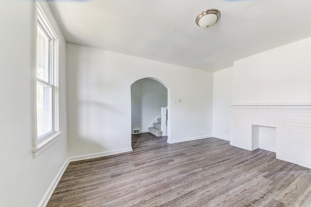 20 Sylvania Ave - Photo 4 of 17