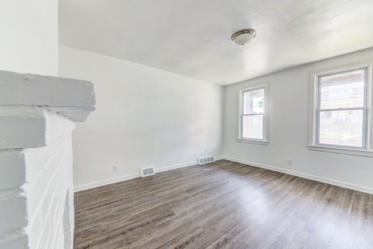 20 Sylvania Ave - Photo 5 of 17