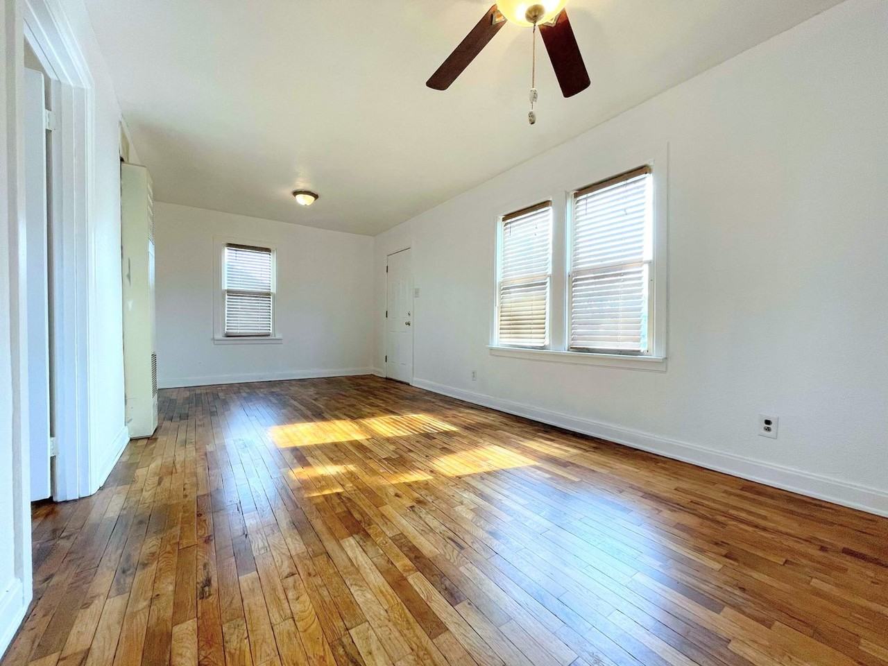 722 W 8th Ave - Photo 3 of 12