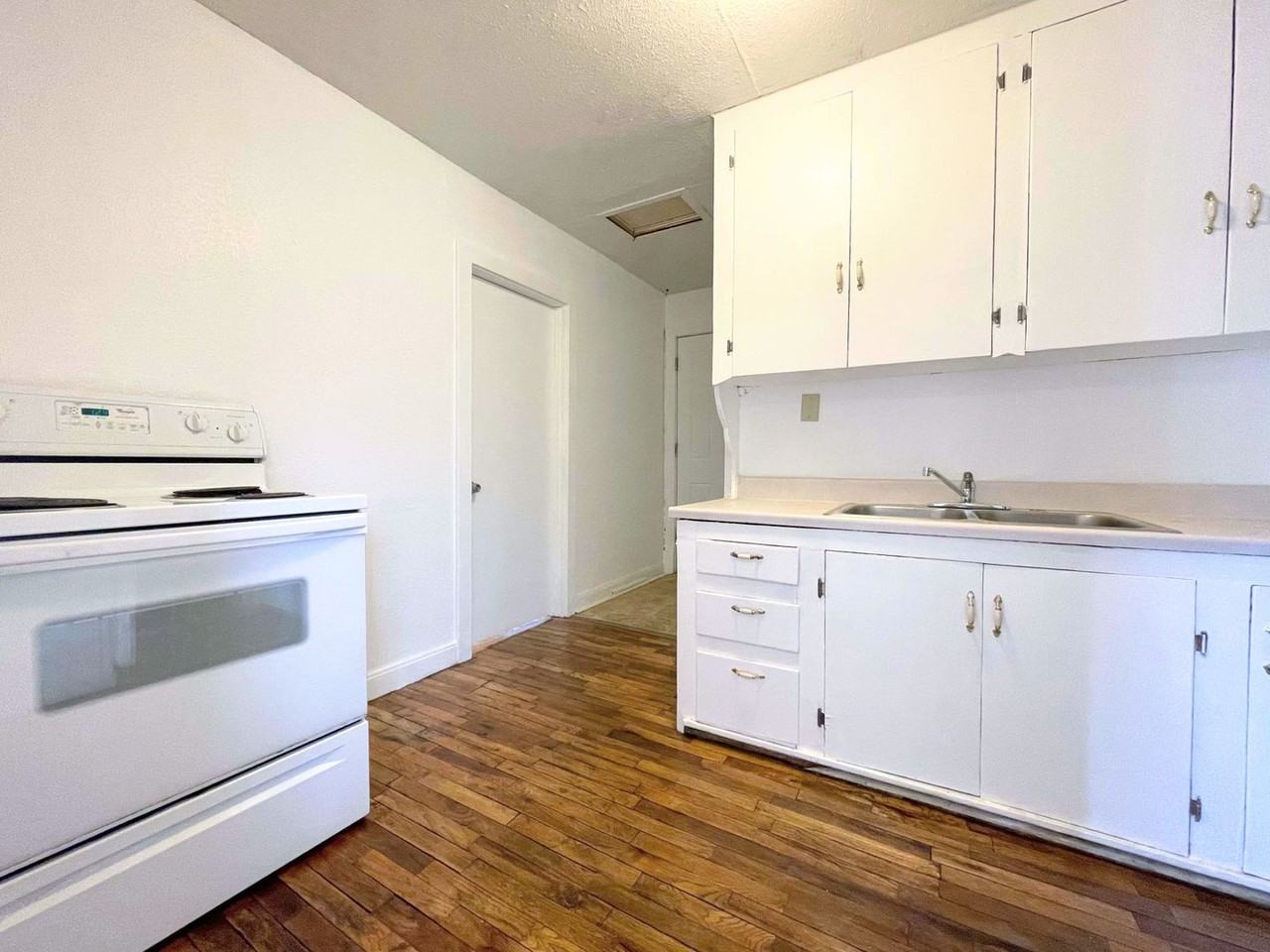 722 W 8th Ave - Photo 6 of 12