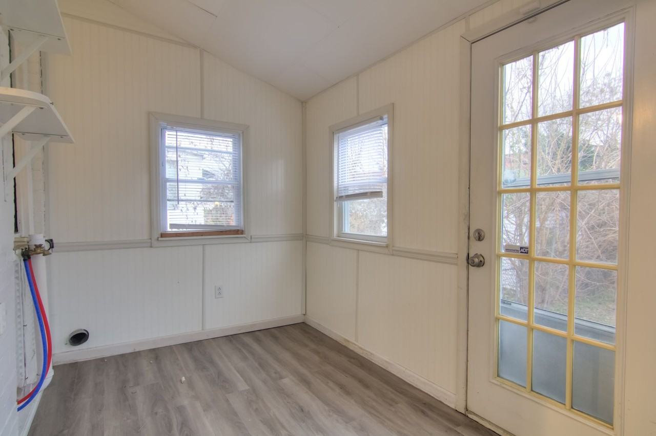 3640 Gustine Ave - Photo 4 of 17