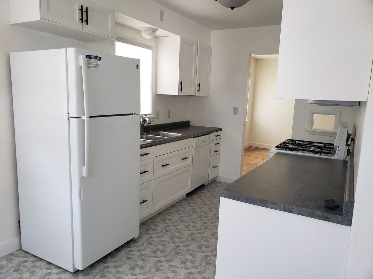 214 N 10th Ave - Photo 2 of 50