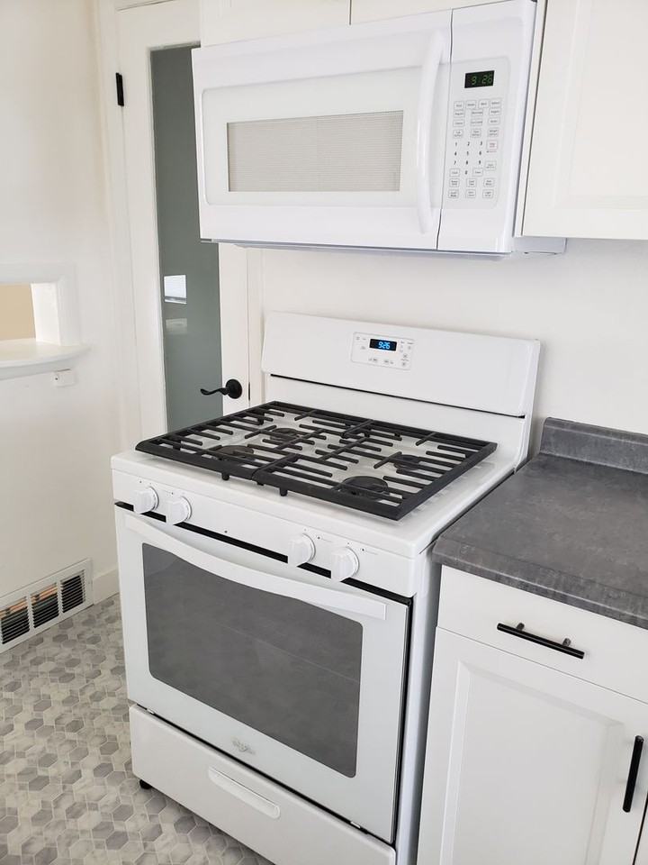 214 N 10th Ave - Photo 3 of 50